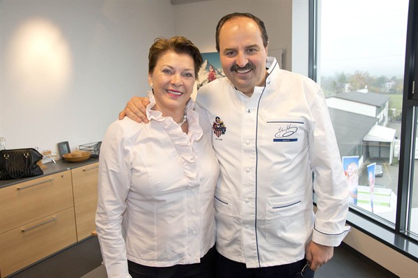 Johann Lafer Showkochen bei Delta Möbel