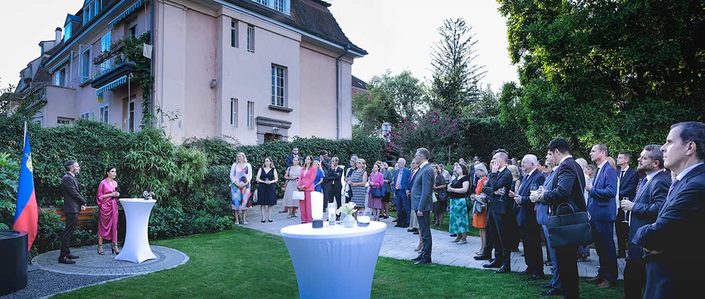 Begrüssung beim traditionellen Liechtenstein-Empfang in Strassburg durch Regierungsrätin Dominique Hasler und Botschafter Domenik Wanger © KlaraBeck