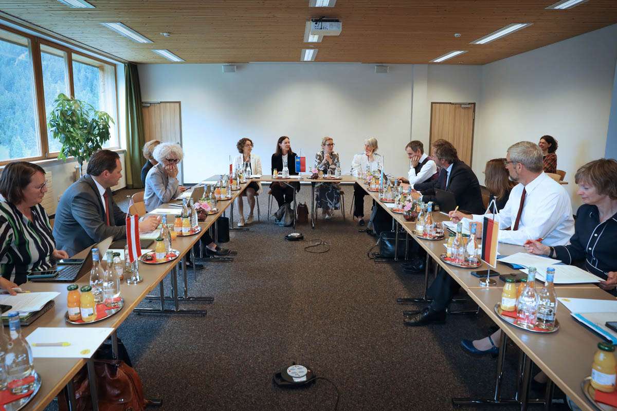 Das zweite Arbeitstreffen der Delegationen des deutschsprachigen Umweltministertreffens fand in Malbun statt.