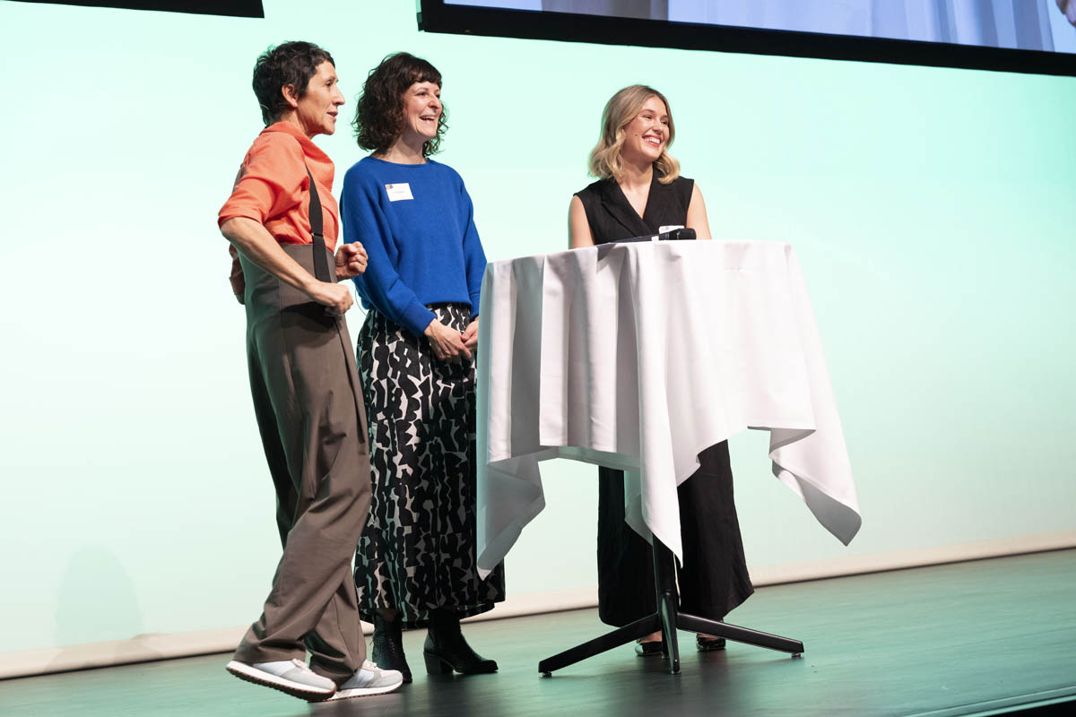 (v.l.) Moderatorin Monika Schärer, Cornelia Wolf, Noelle Hasler
