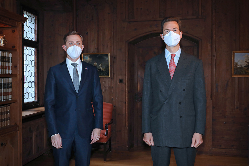 S.E. Scott Miller, Botschafter der Vereinigten Staaten von Amerika und S.D. Erbprinz Alois von und zu Liechtenstein