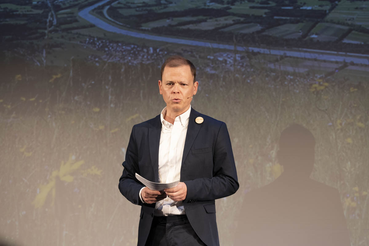 Jakob Dietachmair (CIPRA International) moderierte den 16. BMM-Tag in Schaan 