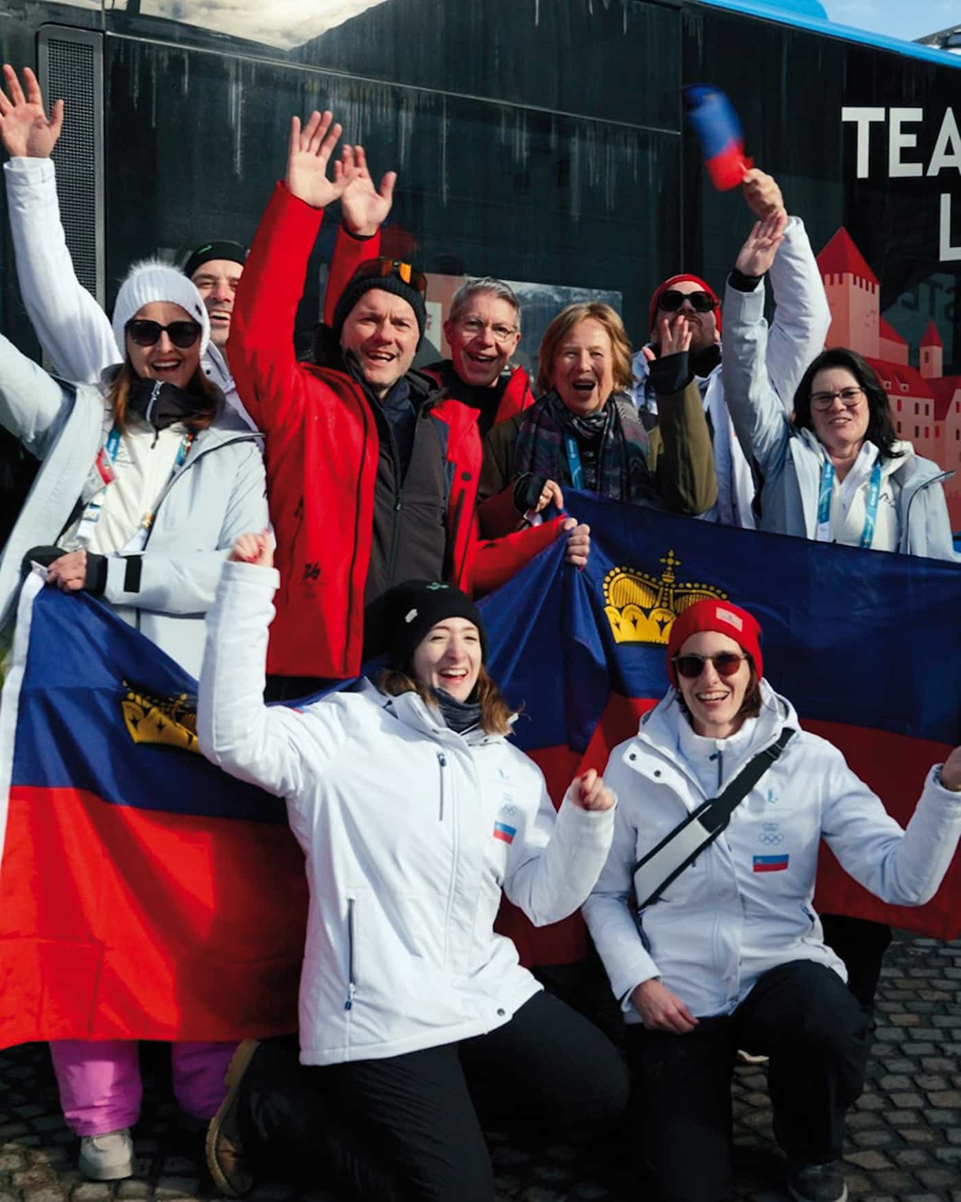 Sportminister Hubert Büchel mit LOC Präsident Stefan Marxer und I.D. Prinzessin Nora an den olympischen Spielen in Milano-Cortina 2026.