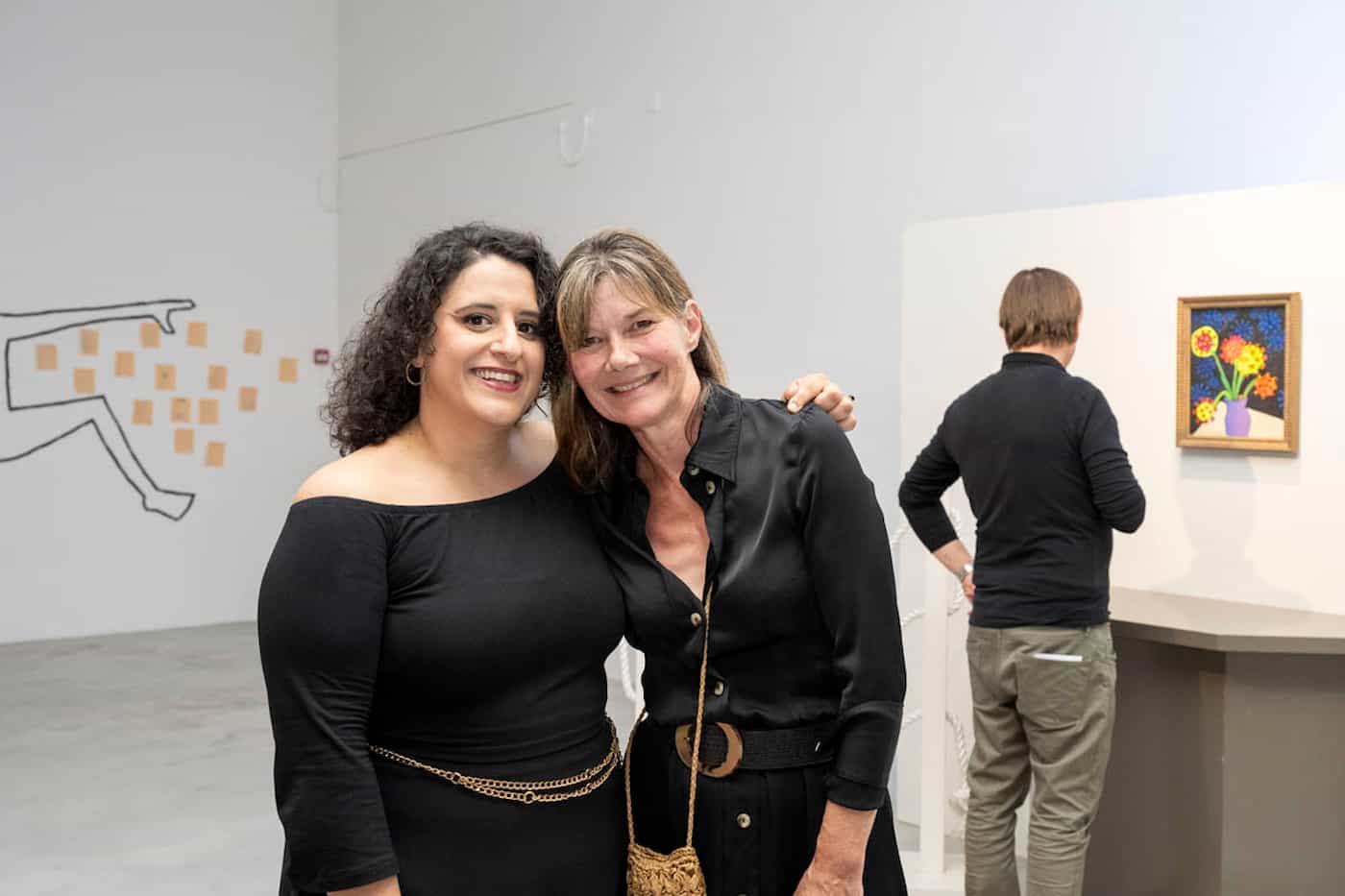 (v.l.) Kuratorin Antonella Barone, Künstlerin Ursula Wolf, Fotos: © exclusiv