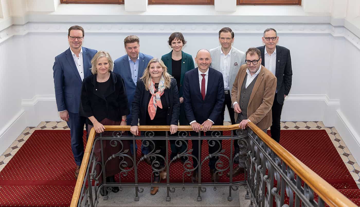 Die Ostschweizer Justiz- und Polizeidirektorinnen und -direktoren bei der Teilnahme der Frühjahrskonferenz im Regierungsgebäude in Vaduz