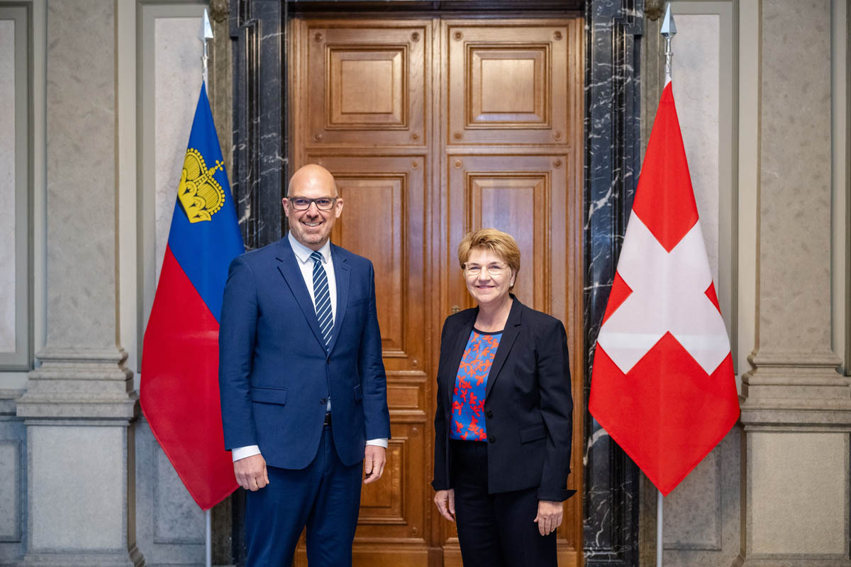 Treffen von Regierungschef Daniel Risch mit Bundespräsidentin Viola Amherd im Rahmen des Liechtenstein Empfangs in Bern