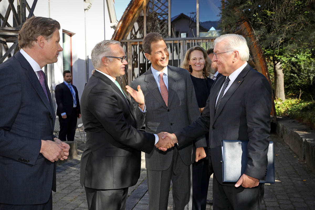  Empfang der deutschsprachigen Staatsoberhäupter an der Universität Liechtenstein durch Klaus Tschütscher, Präsident des Universitätsrats