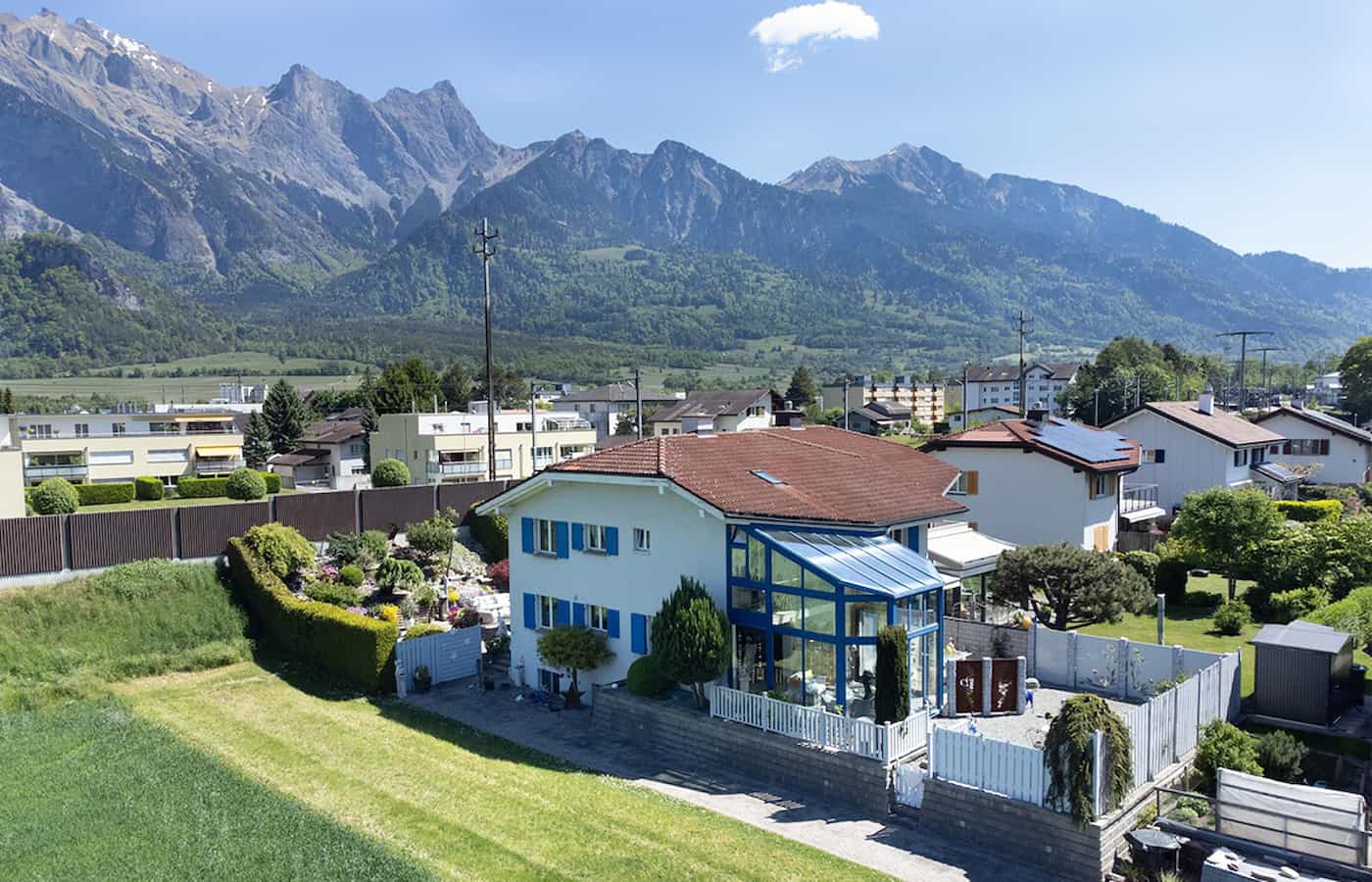 Zu verkaufen Doppeleinfamilienhaus (versetzt angebaut) – 6.5-Zimmer mit Wintergarten und Panoramablick in Bad Ragaz