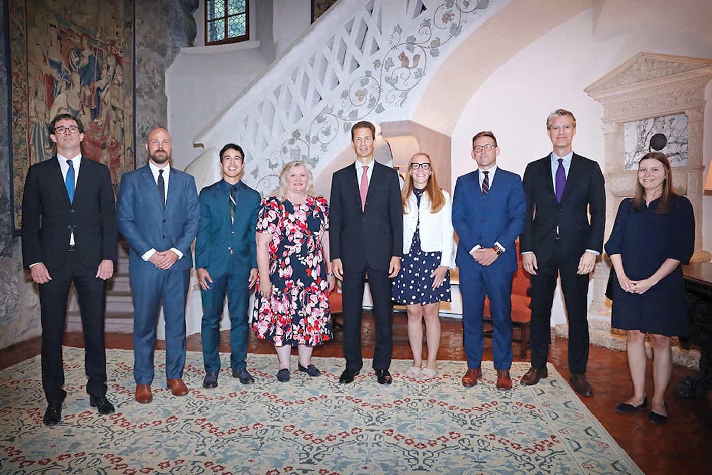 S.D. Erbprinz Alois von und zu Liechtenstein empfing die leitenden US-Kongressmitarbeiterinnen und Mitarbeiter zu einem Höflichkeitsbesuch auf Schloss Vaduz