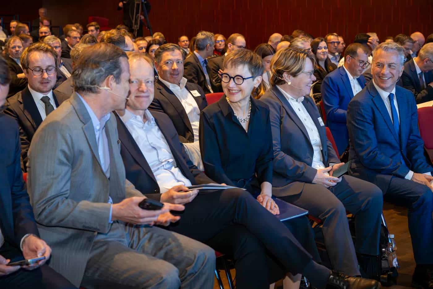 (v.l.) S.D. Prinz Max von und zu Liechtenstein, Clemens Fuest, Regierungschefin Brigitte Haas, Marianne Wildi, Reto Lipp