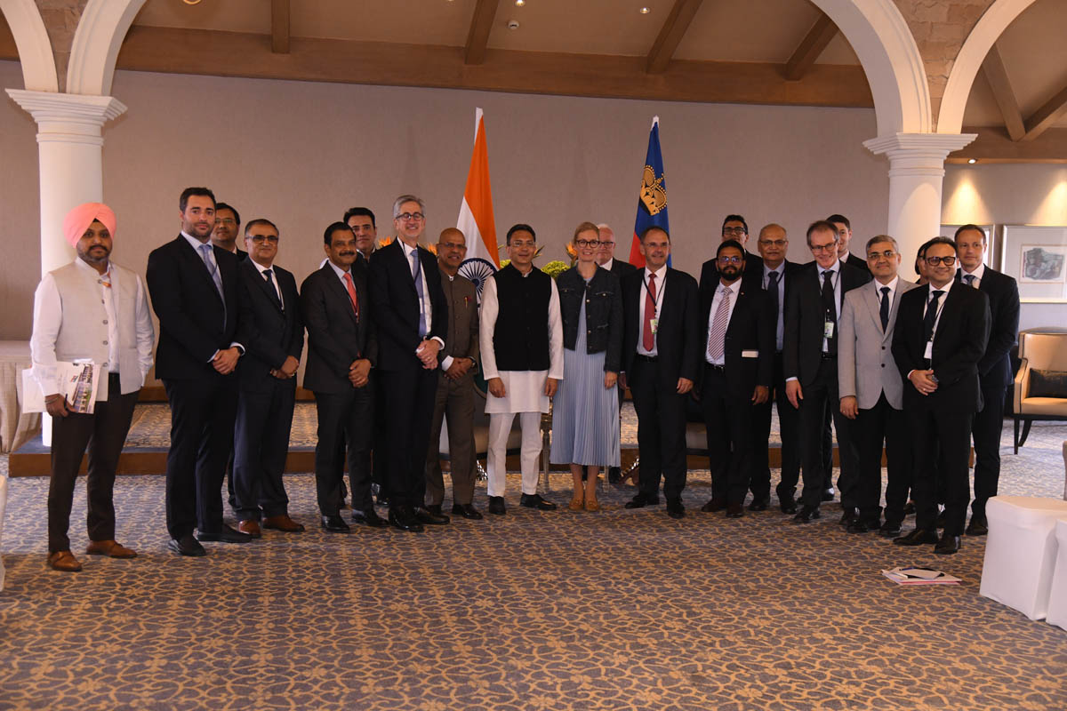 Regierungschefin-Stellvertreterin Sabine Monauni und die Wirtschaftsdelegation aus Liechtenstein treffen in Indien Jitin Prasada, Staatsminister für Handel und Industrie (Quelle: Adarsh Saini)