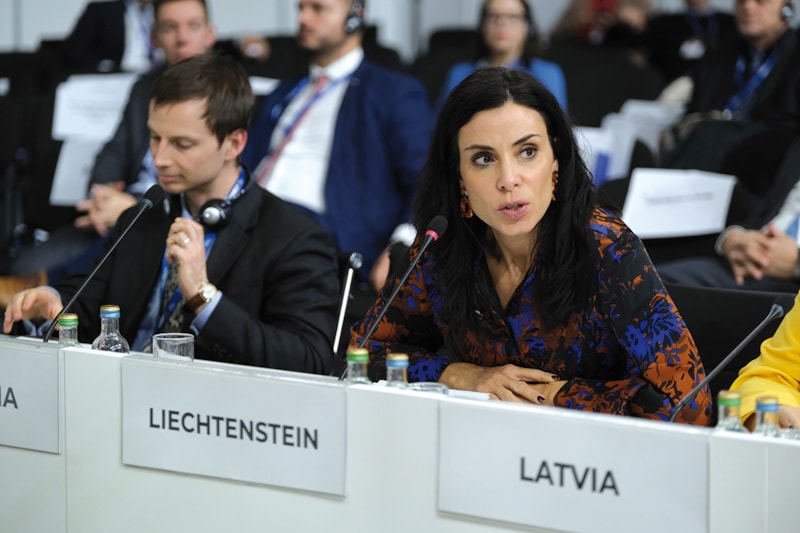 Aussenministerin Dominique Hasler beim OSZE-Ministerrat in Skopje