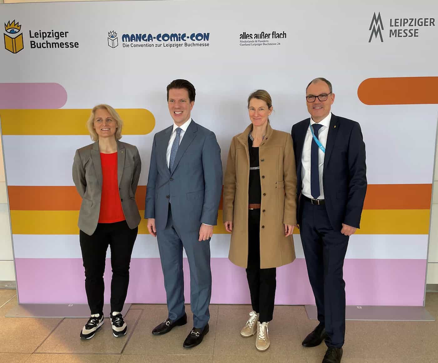 Astrid Böhmisch, Direktorin der Leipziger Buchmesse, Regierungsrat Manuel Frick, Isabel Frommelt-Gottschald, liechtensteinische Botschafterin in Berlin, sowie Martin Buhl-Wagner, Geschäftsführer der Leipziger Messe.