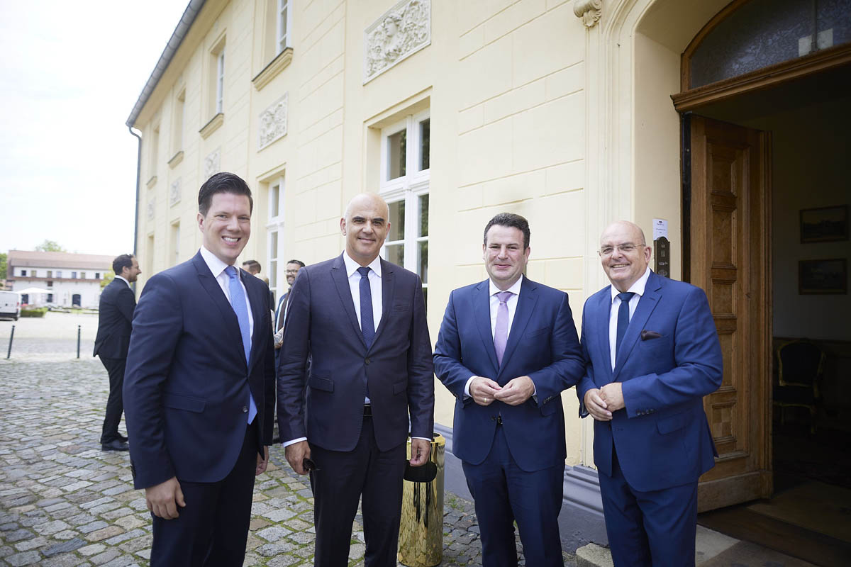 Regierungsrat Manuel Frick, Bundespräsident Alain Berset, Bundesminister Hubertus Heil und Staatssekretär Edgar Franke. (Quelle: Jan Pauls Fotografie)