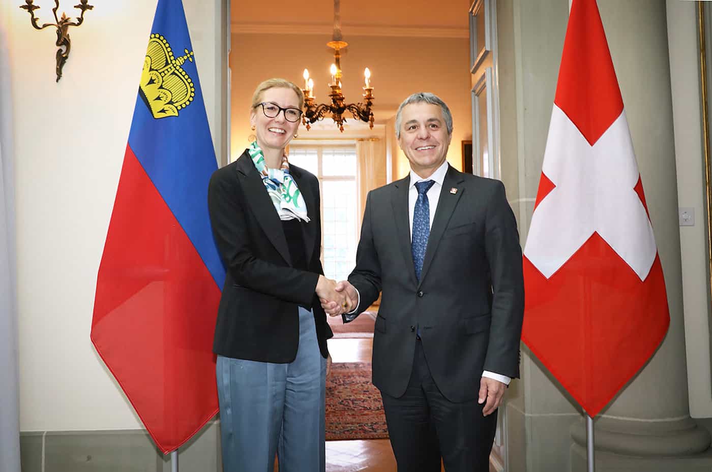 Regierungschefin-Stellvertreterin Sabine Monauni traf Bundesrat Ignazio Cassis, Vorsteher des Eidgenössische Departement für auswärtige Angelegenheiten (EDA) beim Antrittsbesuch in Bern. Foto: IKR / Roland Korner