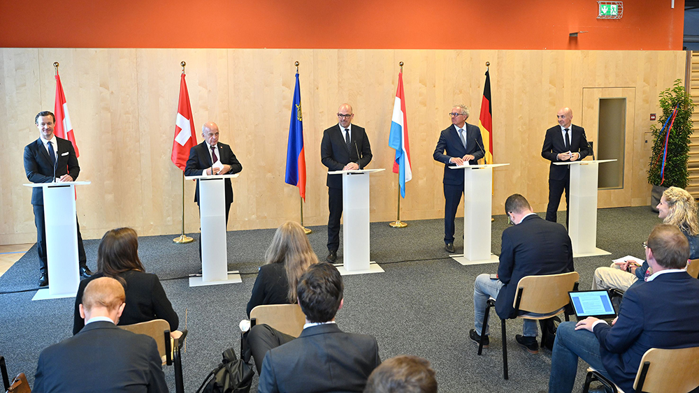 Mediengespräch der Finanzminister in Malbun: Gernot Blümel, Ueli Maurer, Daniel Risch, Pierre Gramegna und Staatssekretär Rolf Bösinger