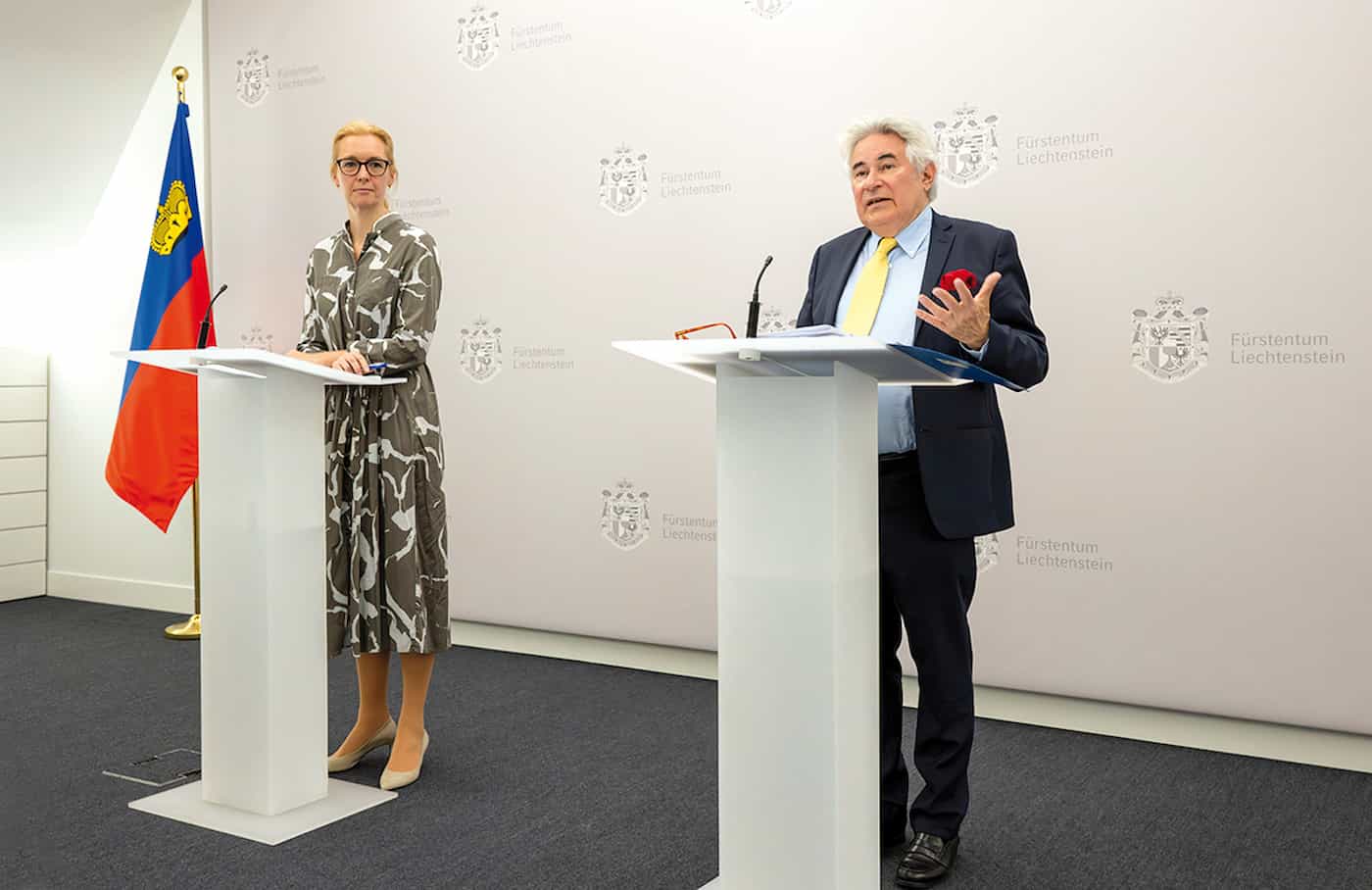 Regierungschef-Stellvertreterin Sabine Monauni und Jürg Bachmann, LRF Verwaltungsratspräsident stellten den Bericht und Antrag betreffend die zukünftige Ausrichtung des Liechtensteinischen Rundfunks (LRF) den Medienvertreterinnen und Medienvertretern vor.