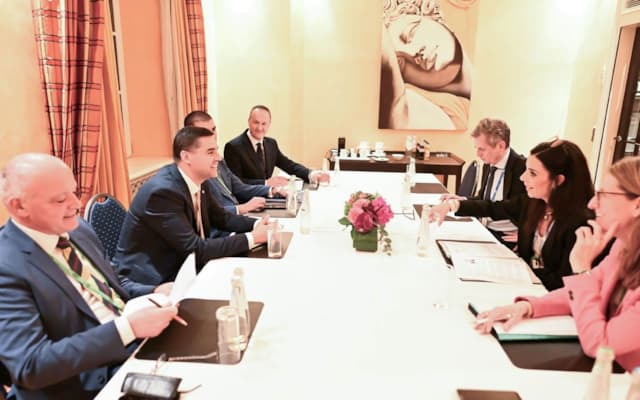 Bilaterales Treffen von Regierungsrätin Dominique Hasler mit dem Aussenminister von Malta, Ian Borg.