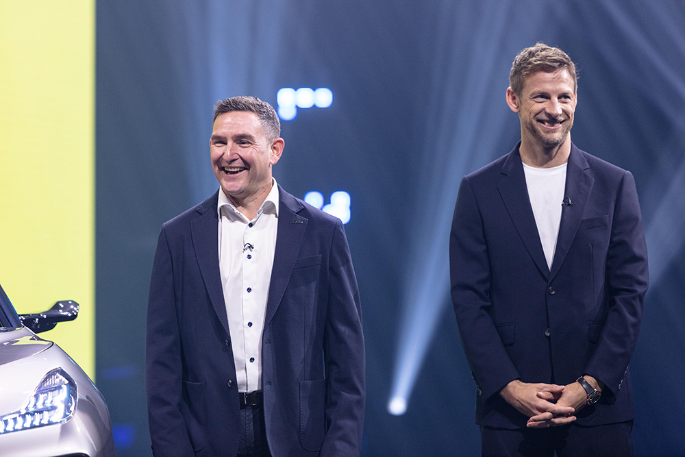 Matt Windle, Managing Director, Lotus Cars und der britische Automobilrennfahrer Jenson Button / Bildnachweis: © Lotus