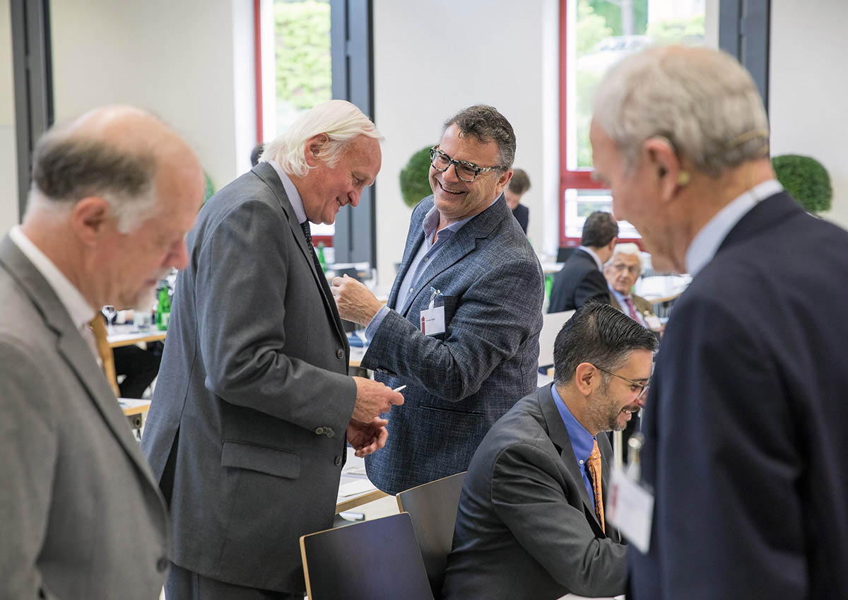 v.l.n.r. Referenten Lawrence White, Academic Director des ECAEF Kurt Leube, George Selgin, Nicolas Cachanosky, Otmar Issing