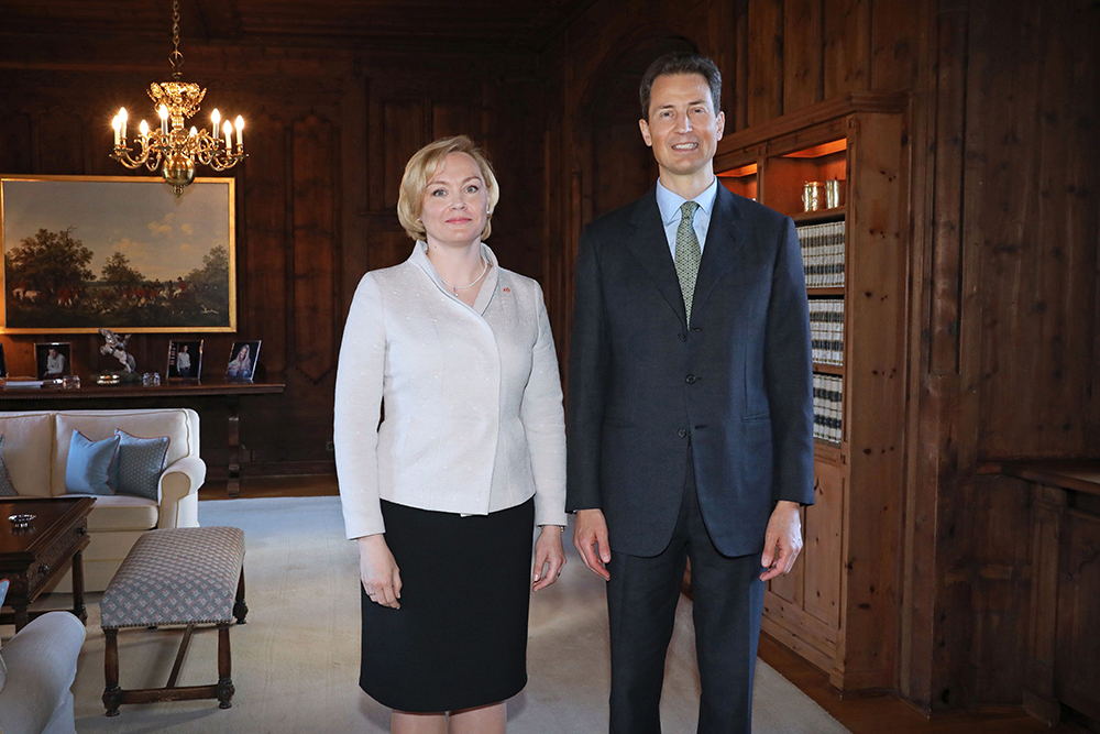 I.E. Guna Japiņa, Botschafterin der Republik Lettland und S.D. Erbprinz Alois von und zu Liechtenstein
