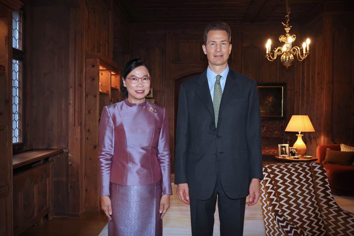 I.E. Pannabha Chandraramya, Botschafterin des Königreichs Thailand und S.D. Erbprinz Alois von und zu Liechtenstein. 