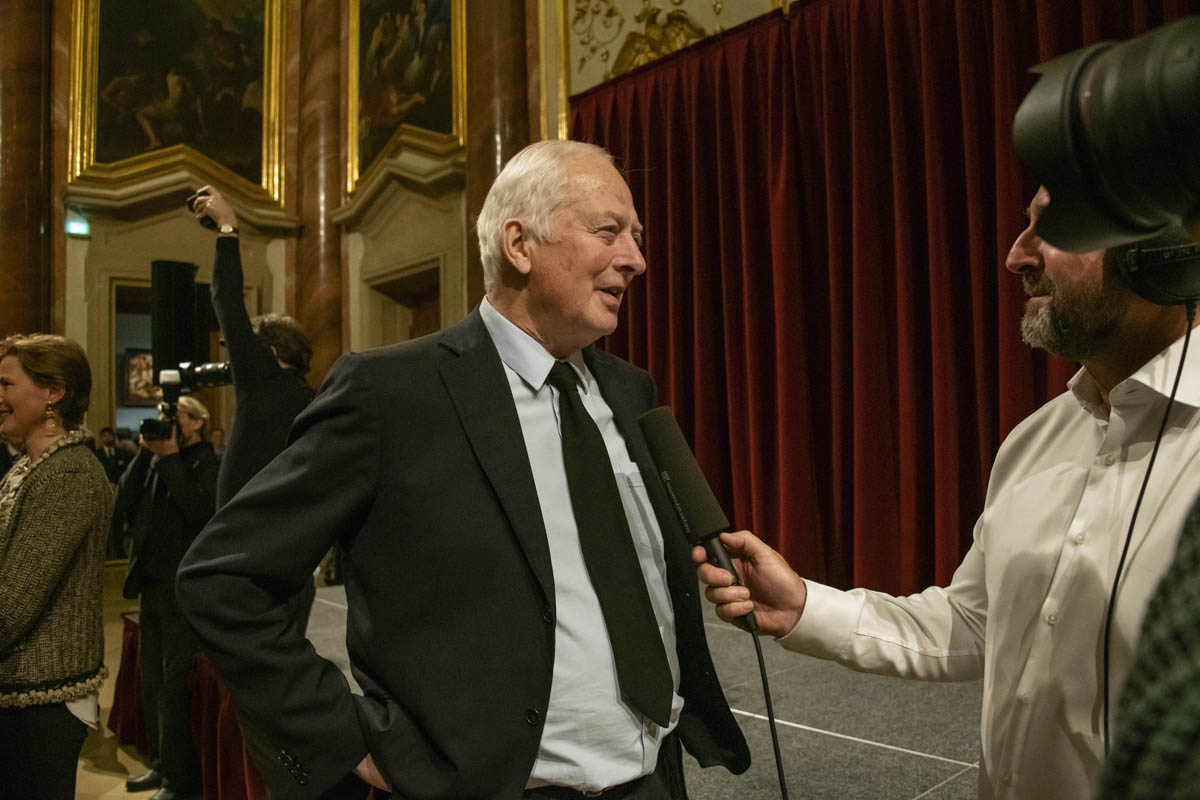 S.D. Fürst Hans-Adam II. von und zu Liechtenstein im Interview mit Bernd Woldt, 1FLTV
