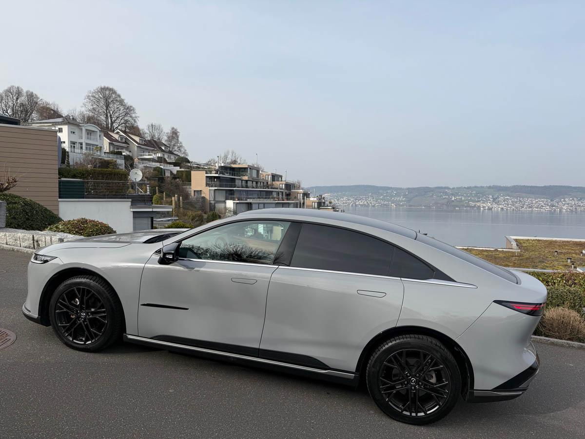Mazda 6e