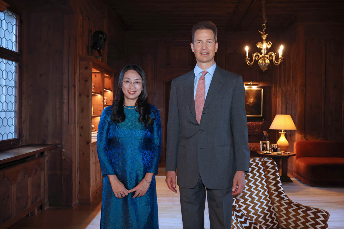 I.E. Mai Anh Chau, Botschafterin der Sozialistischen Republik Vietnam und S.D. Erbprinz Alois von und zu Liechtenstein.