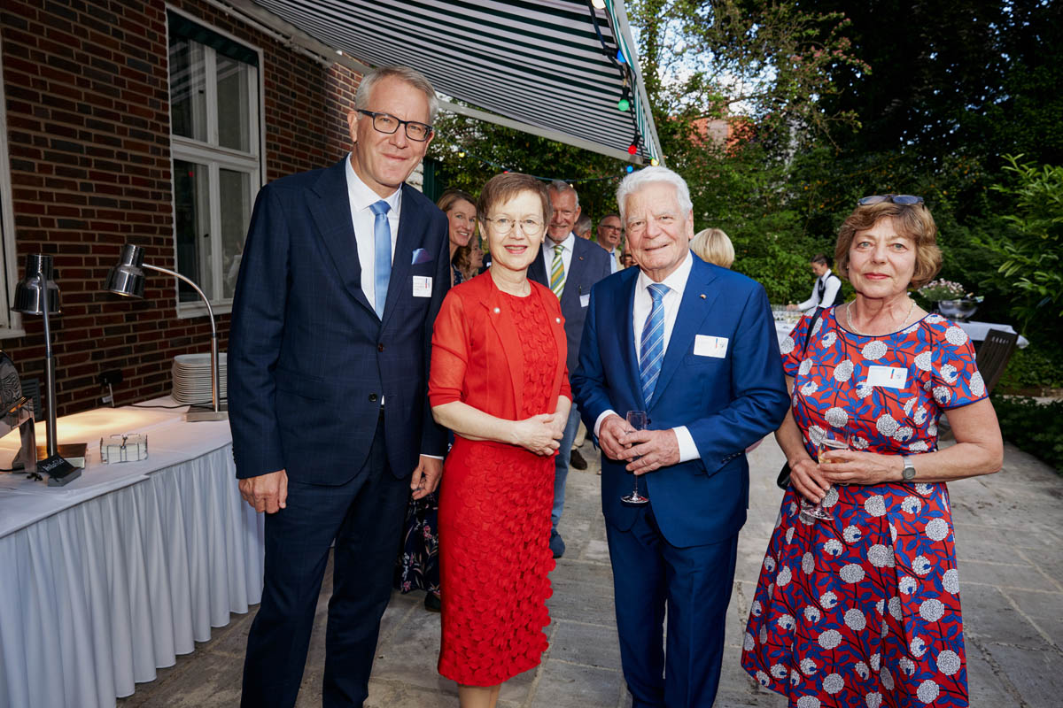 Regierungschefin Brigitte Haas und Regierungsrat Daniel Oehry zu politischen Gesprächen in Berlin