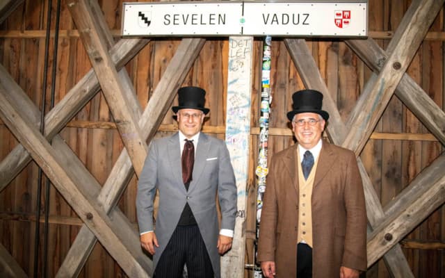 Gemeindepräsident von Sevelen, Eduard Neuhaus und Bürgermeister von Vaduz, Manfred Bischof