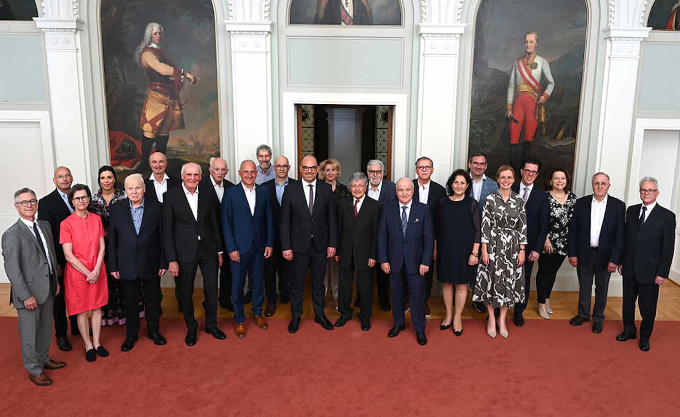 Die Teilnehmerinnen und Teilnehmer beim jährlichen Treffen der Regierung mit den ehemaligen Regierungsmitgliedern