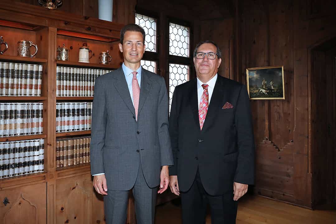 S.D. Erbprinz Alois von und zu Liechtenstein und S.E. Júlio José de Oliveira Carranca Vilela, Botschafter der Portugiesischen Republik
