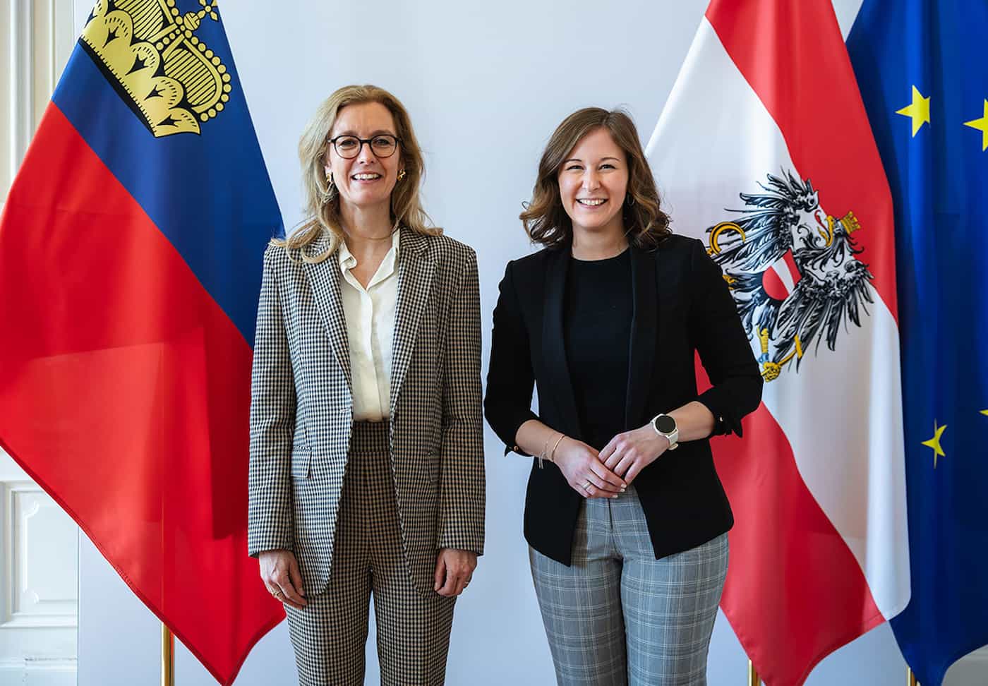 Regierungschefin-Stellvertreterin Sabine Monauni mit Bundesministerin Claudia Bauer. (Quelle: BKA/Valentin Brauneis)