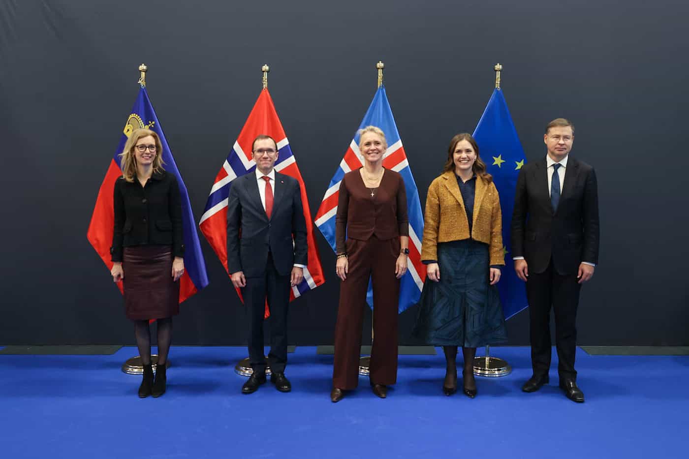 Sabine Monauni, Regierungschefin-Stellvertreterin Liechtenstein, Espen Barth Eide, Aussenminister Norwegen, Þorgerður Katrín Gunnarsdóttir, Aussenministerin Island, Marie Bjerre, Europaministerin Dänemark, Valdis Dombrovskis, EU-Kommissar für Wirtschaft und Produktivität, Umsetzung und Vereinfachung. (Quelle: European Union/Francois Lenoir)