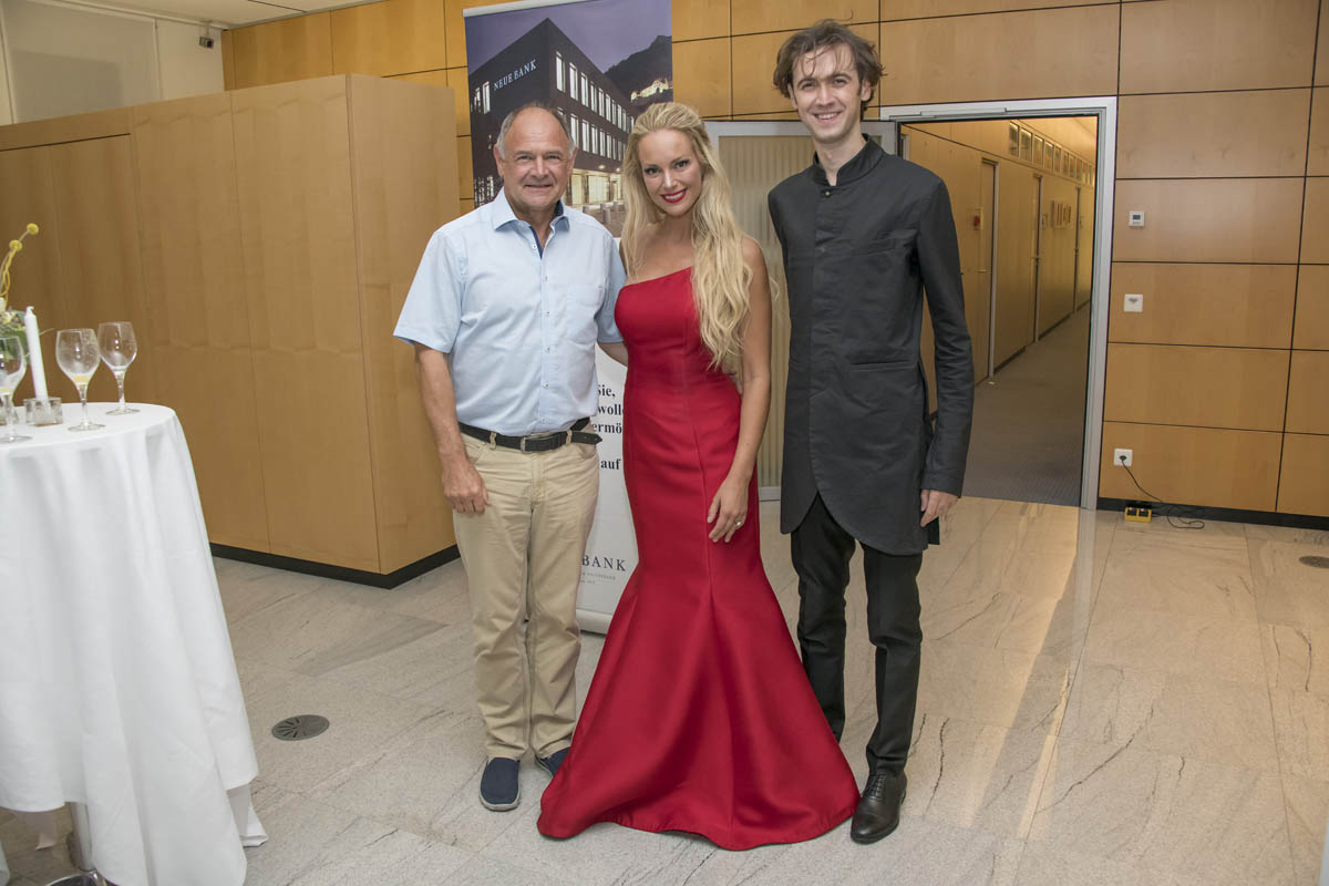 (mitte) Die Violinistin Caroline Campbell – anlässlich Vaduz Classic 2019