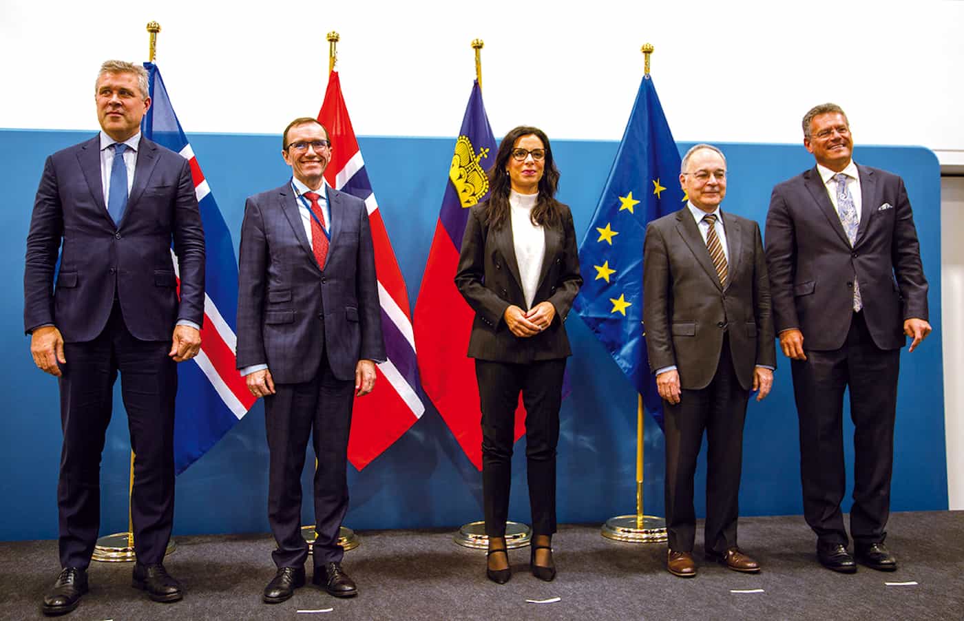 EWR-Rat in Brüssel: Bjarni Benediktsson (Aussenminister Island), Espen Barth Eide (Aussenminister Norwegen), Dominique Hasler (Aussenministerin Liechtenstein), Pascual Navarro Rios, (Spanischer Staatssekretär für europäische Angelegenheiten) und Maroš Šefčovič (Exekutiv-Vizepräsident der Europäischen Kommission). (Quelle: EFTA)