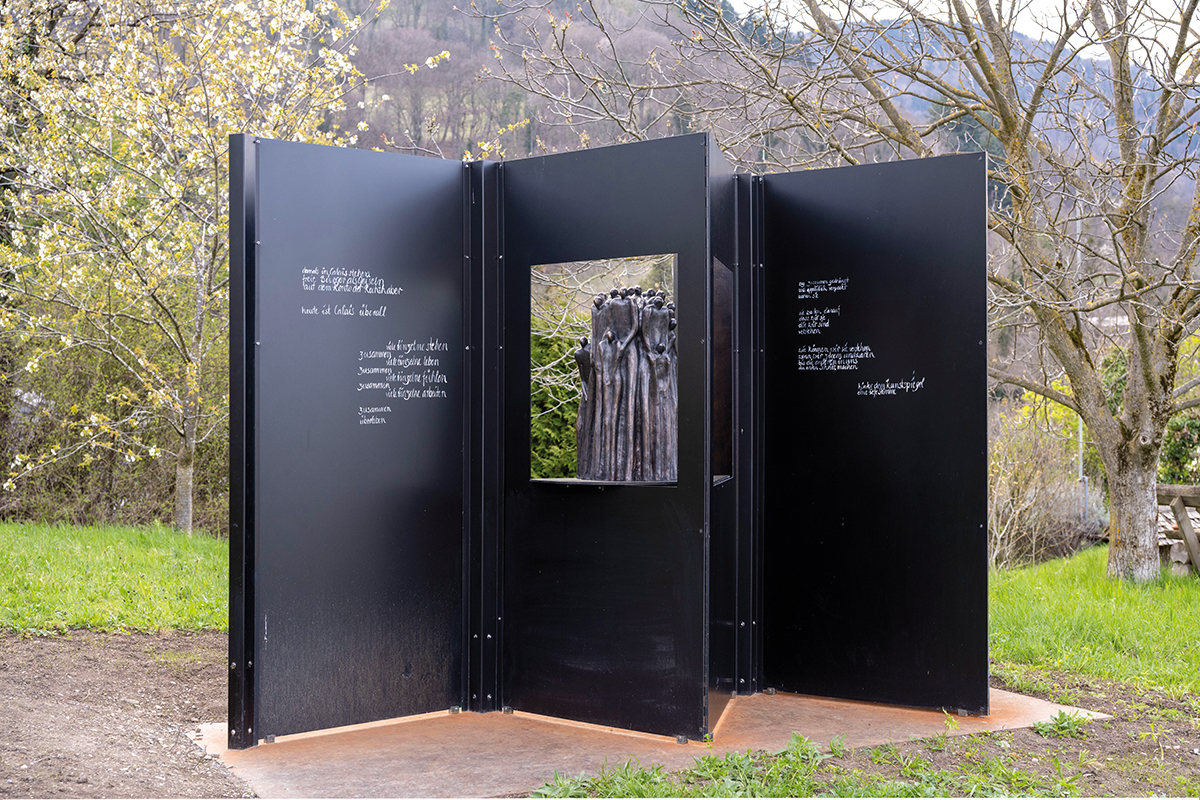 GedankenBerg: Saison 2025 eröffnet – Präsentation des neuen Kunstwerks auf der 18. Station im Kunstpark