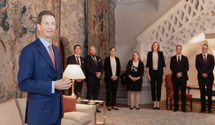 Schweizer Jungdiplomatinnen und Jungdiplomaten zu Besuch in Liechtenstein