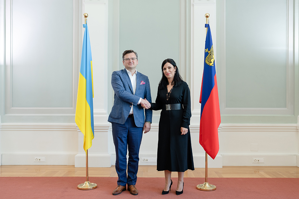 Offizielle Begrüssung von Aussenminister Dmytro Kuleba durch Regierungsrätin Dominique Hasler im Regierungsgebäude