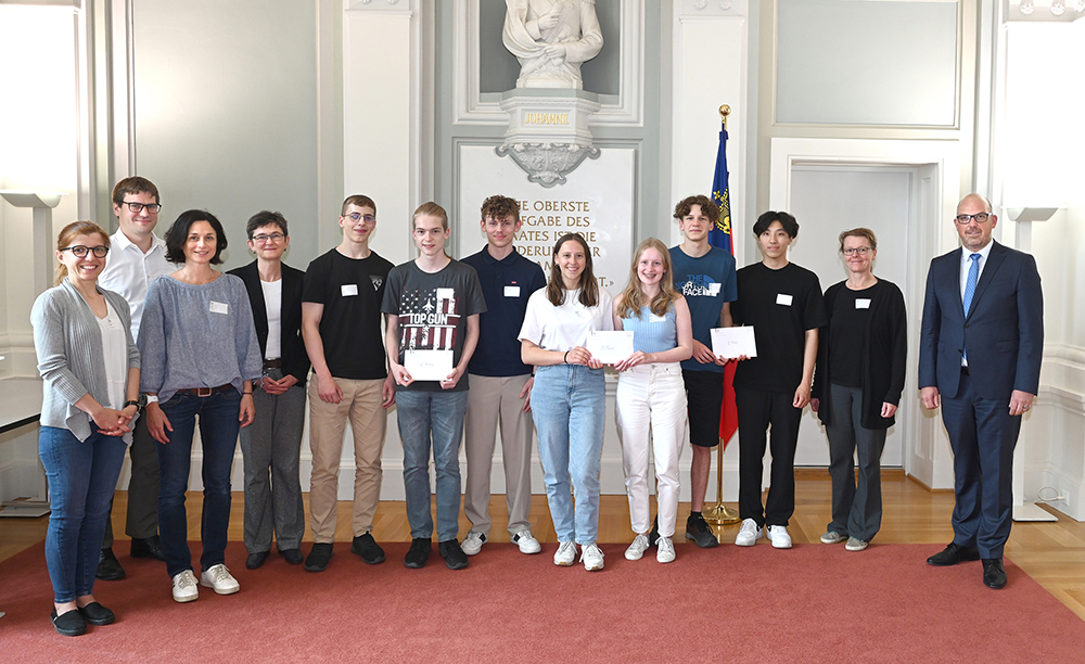 Preisübergabe Liechtensteiner Statistikwettbewerb 2022