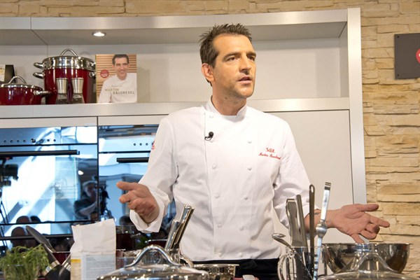 Koch-Show mit TV-Starkoch Martin Baudrexel  bei Delta Möbel in Haag