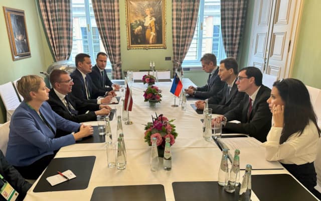 Treffen der liechtensteinische Delegation mit dem lettischen Präsidenten Edgars Rincevics.