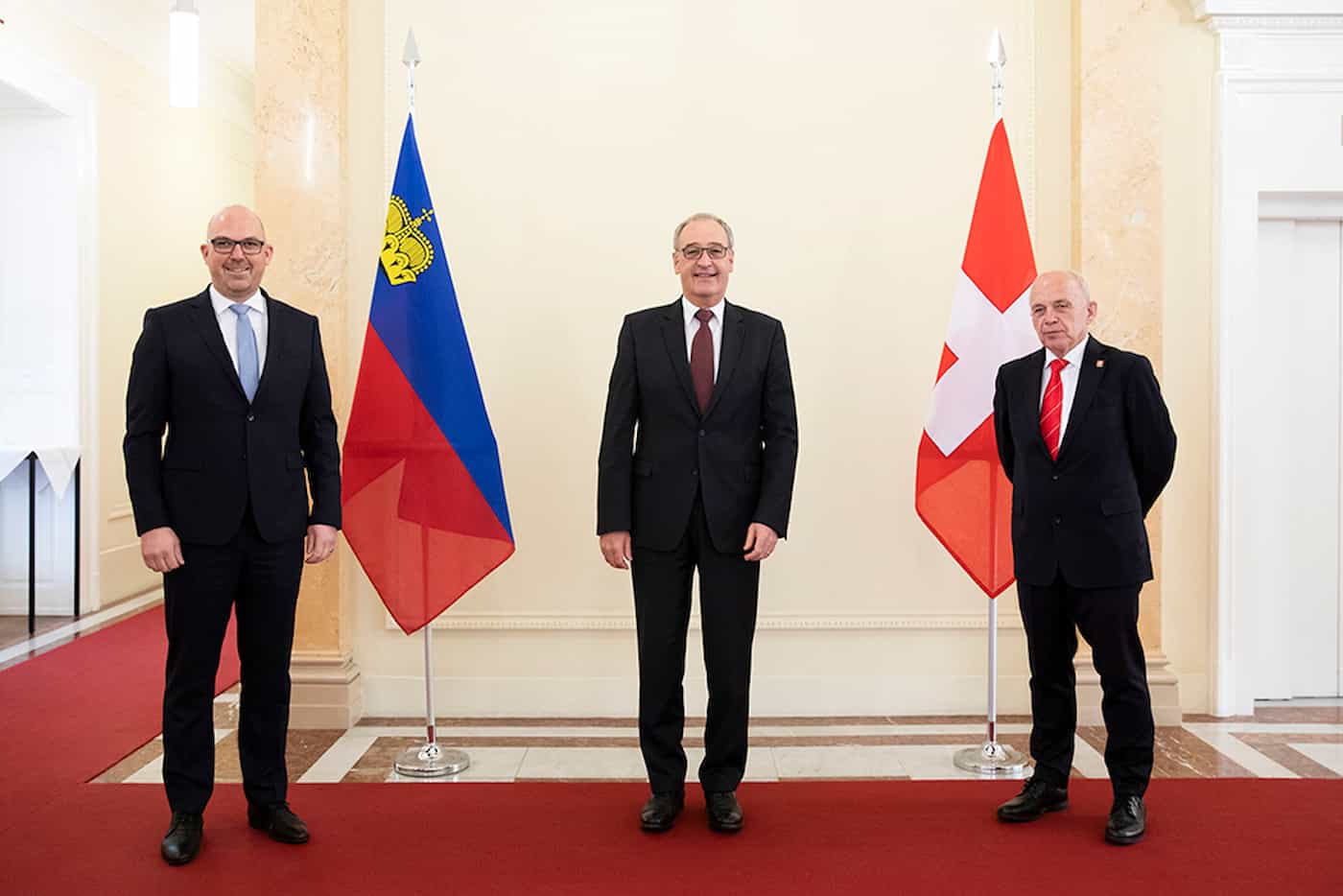 Regierungschef Daniel Risch beim offiziellen Antrittsbesuch in der Schweiz mit Bundespräsident Guy Parmelin und Bundesrat Ueli Maurer (Quelle: Peter Klaunzer)