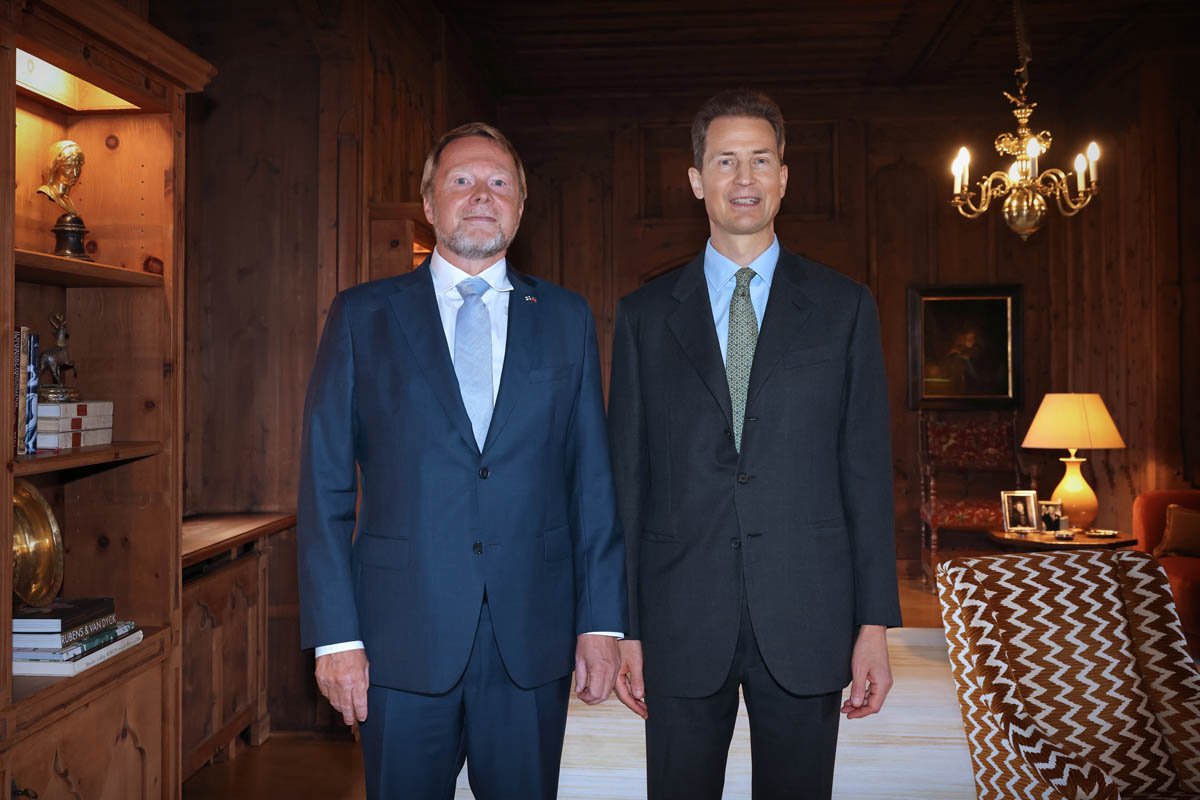 S.E. Okko-Pekka Salmimies, Botschafter von Finnland und S.D. Erbprinz Alois von und zu Liechtenstein. 