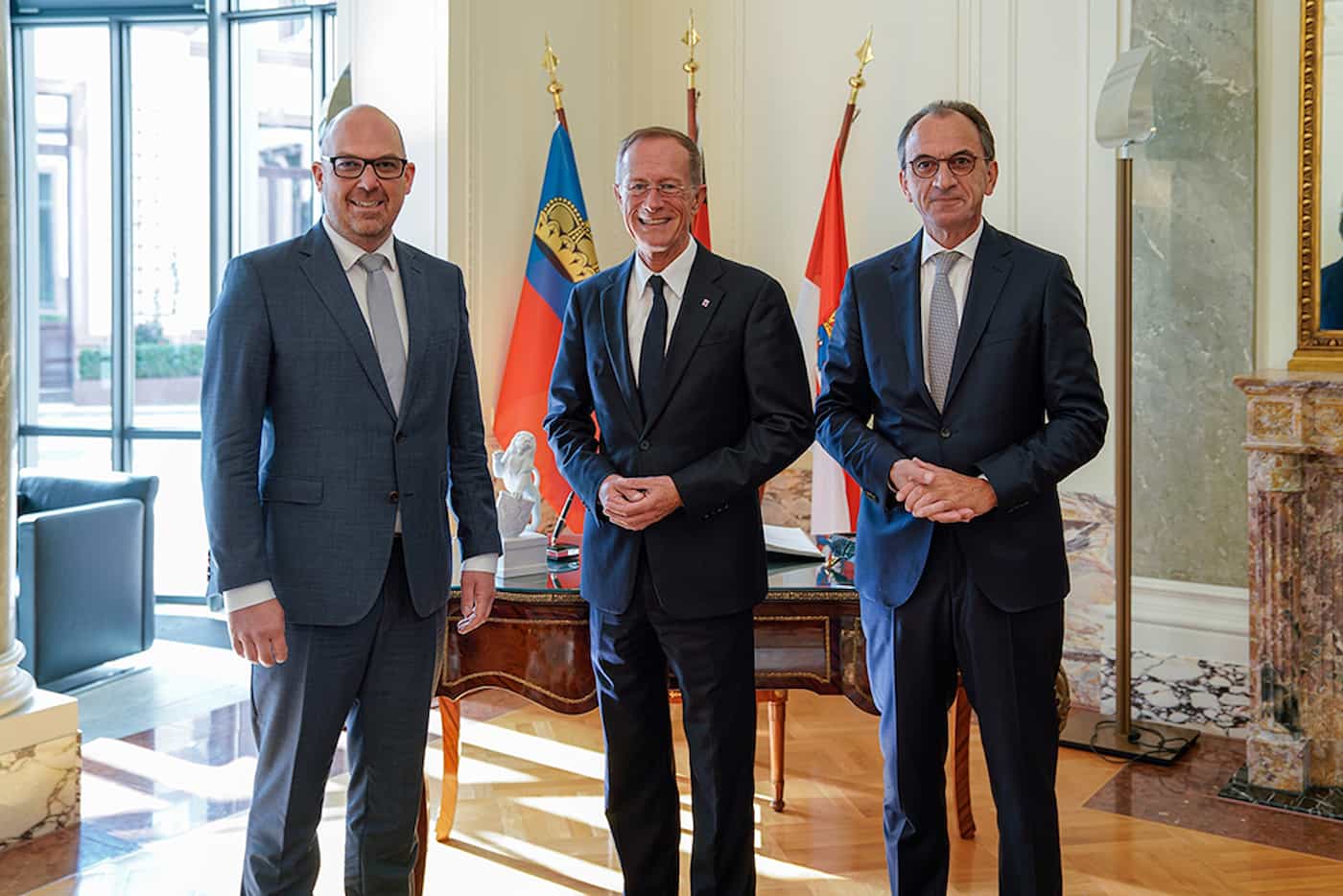 Regierungschef Daniel Risch, Staatsminister Axel Wintermeyer und Finanzminister Michael Boddenberg