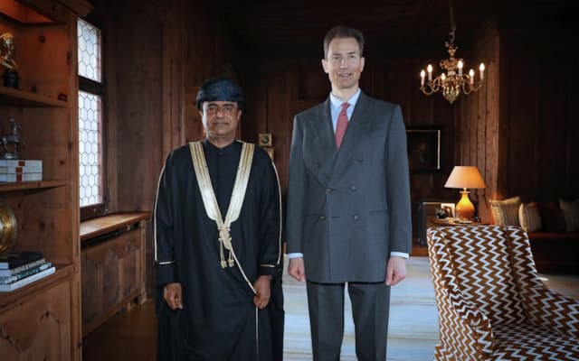 S.E. Mahmood bin Hamed bin Nasser AI Hasani, Botschafter des Sultanats Oman und S.D. Erbprinz Alois von und zu Liechtenstein.