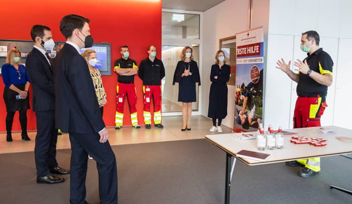 Regierungsrat Manuel Frick besucht Liechtensteinisches Rotes Kreuz