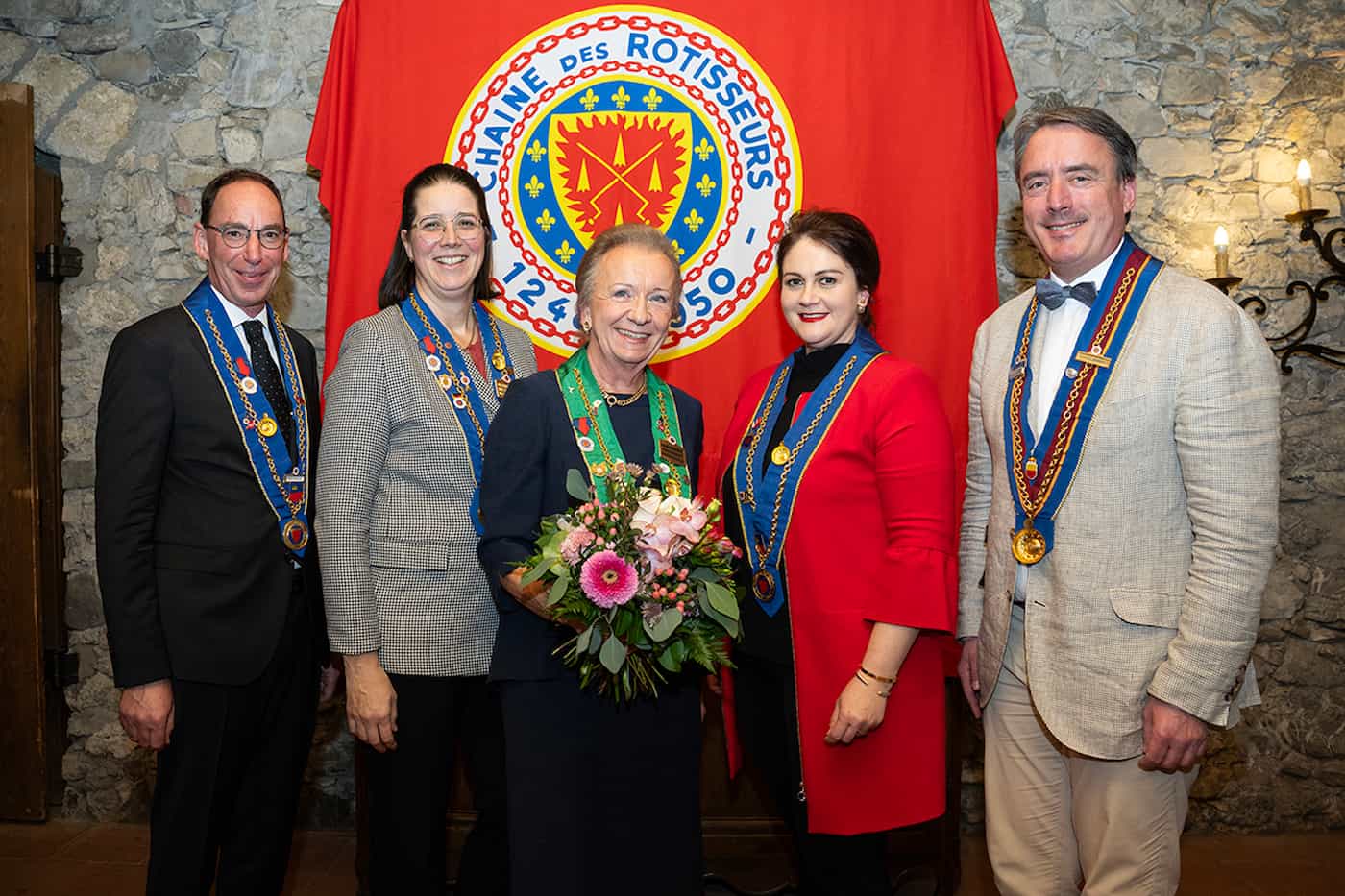 Vorstand der Bailliage Liechtenstein, Chaîne des Rôtisseurs von links: Josef Rauch (Conseiller Gastronomique), Anke Scherer (Argentier), Strit Doris Jaeggi-Lind (Bailli Délégué), Jessica F. Bucher (Chargée de Press) und Dominic Brühwiler (Echanson). Auf dem Foto fehlt Stephan Forsil. Foto: © Michael Zanghellini