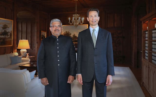 S.E. Aamir Shouket, Botschafter der Islamischen Republik Pakistan und S.D. Erbprinz Alois von und zu Liechtenstein